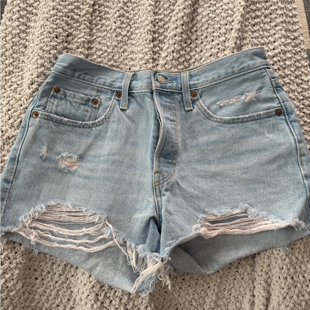 Levi’s 501 Women's Light Blue Denim Shorts